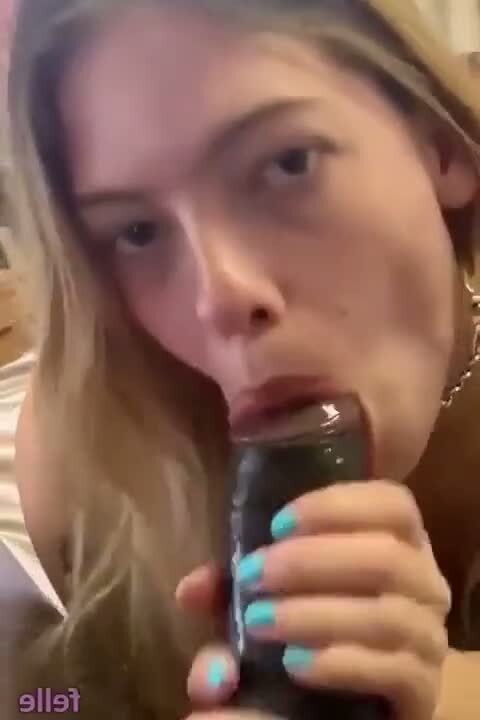 i lick wifes shitty asshole