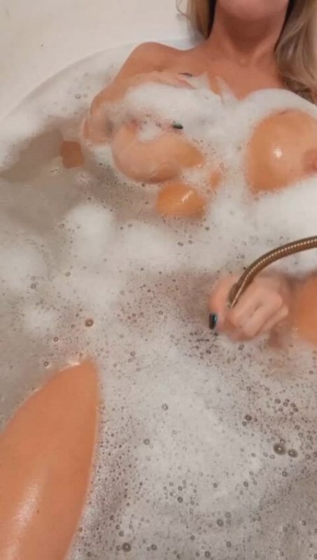 richlovehot in big boob granny lady mature — leaked boob video